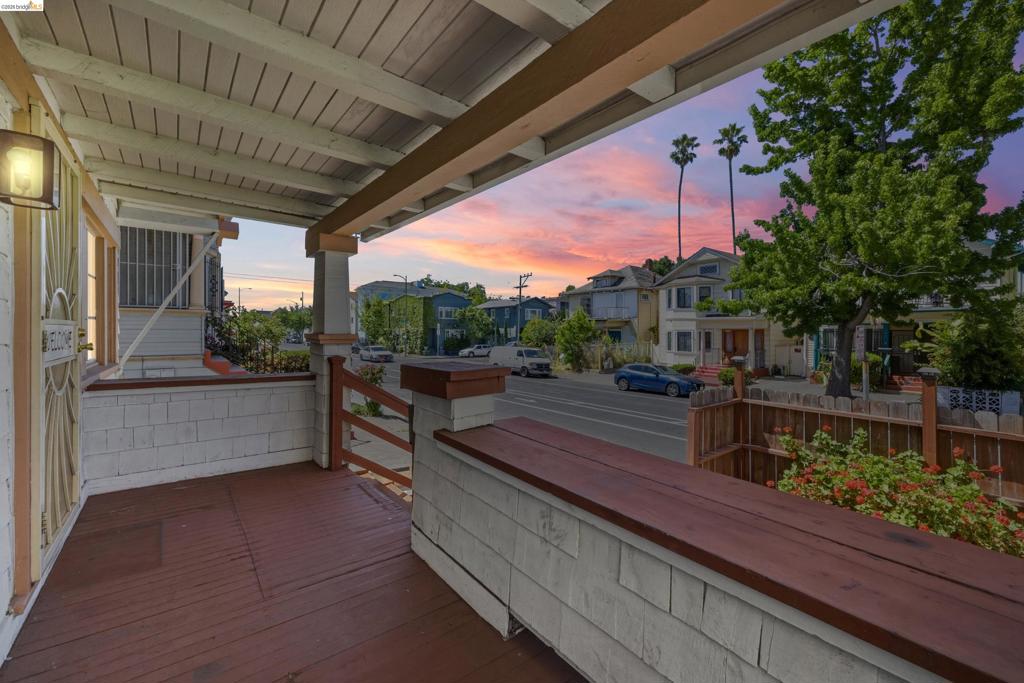 340 Foothill Blvd Property Photo 4