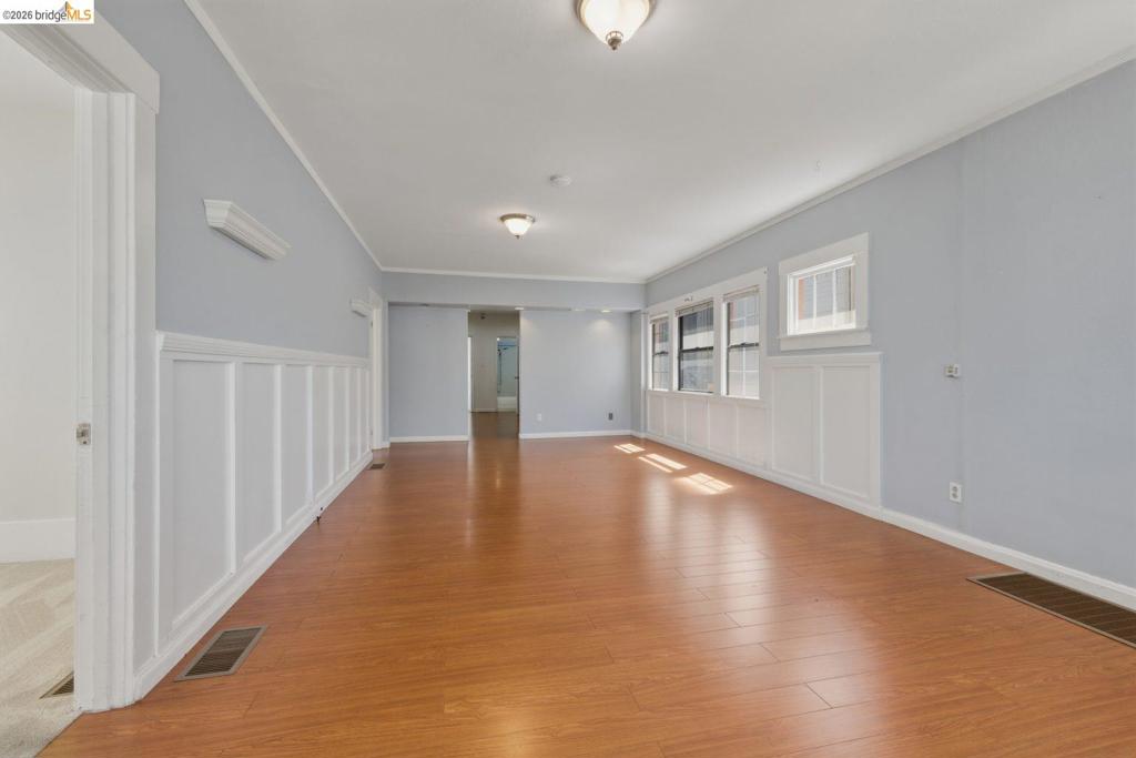 340 Foothill Blvd Property Photo 5