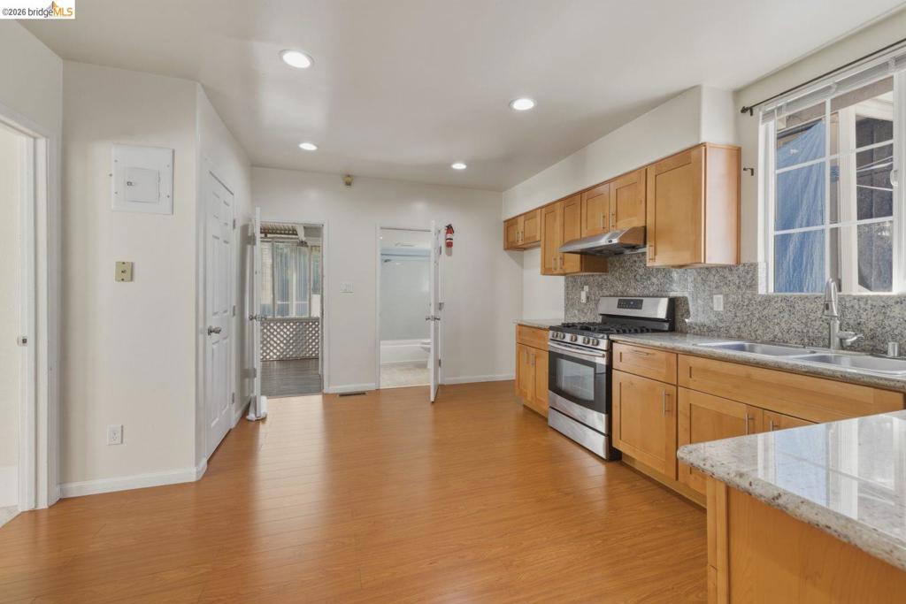 340 Foothill Blvd Property Photo 22