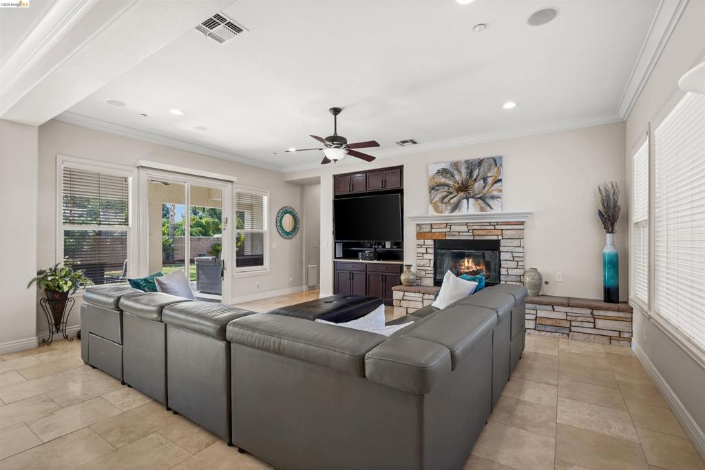 1596 Cherry Blossom Ct Property Photo 23