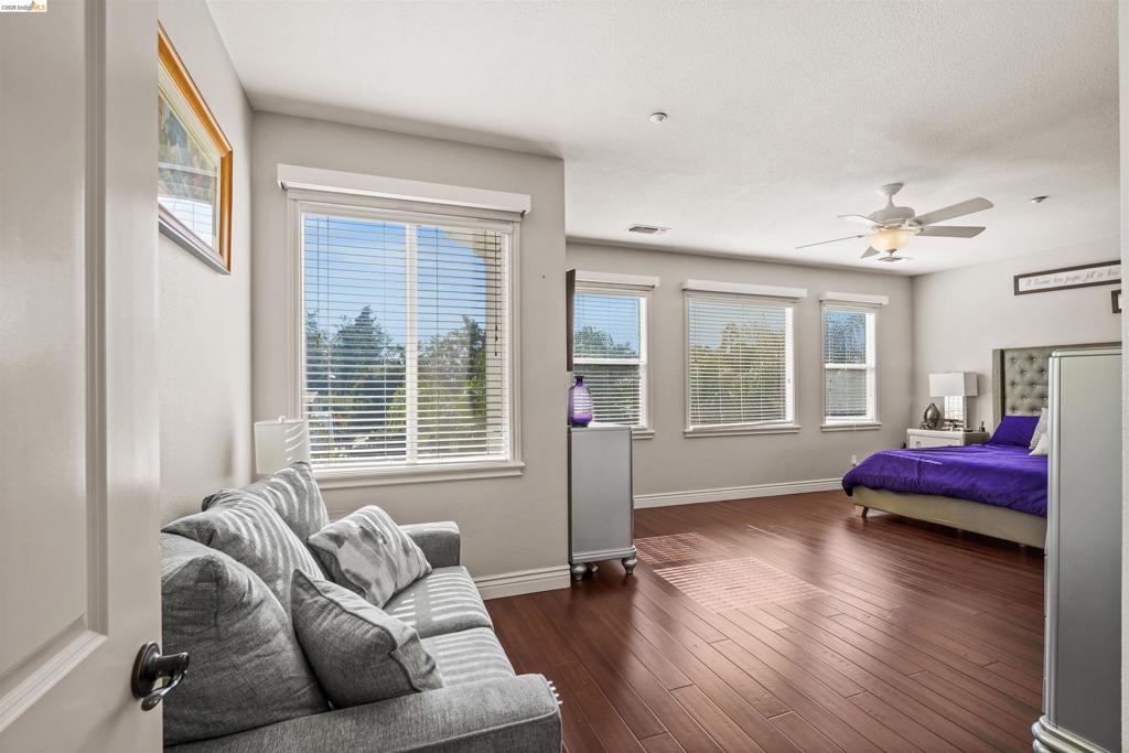 1596 Cherry Blossom Ct Property Photo 29