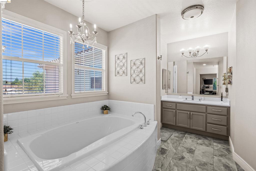 1596 Cherry Blossom Ct Property Photo 33