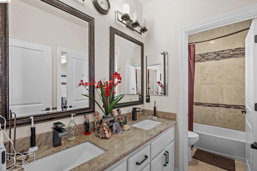 1596 Cherry Blossom Ct Property Photo 43