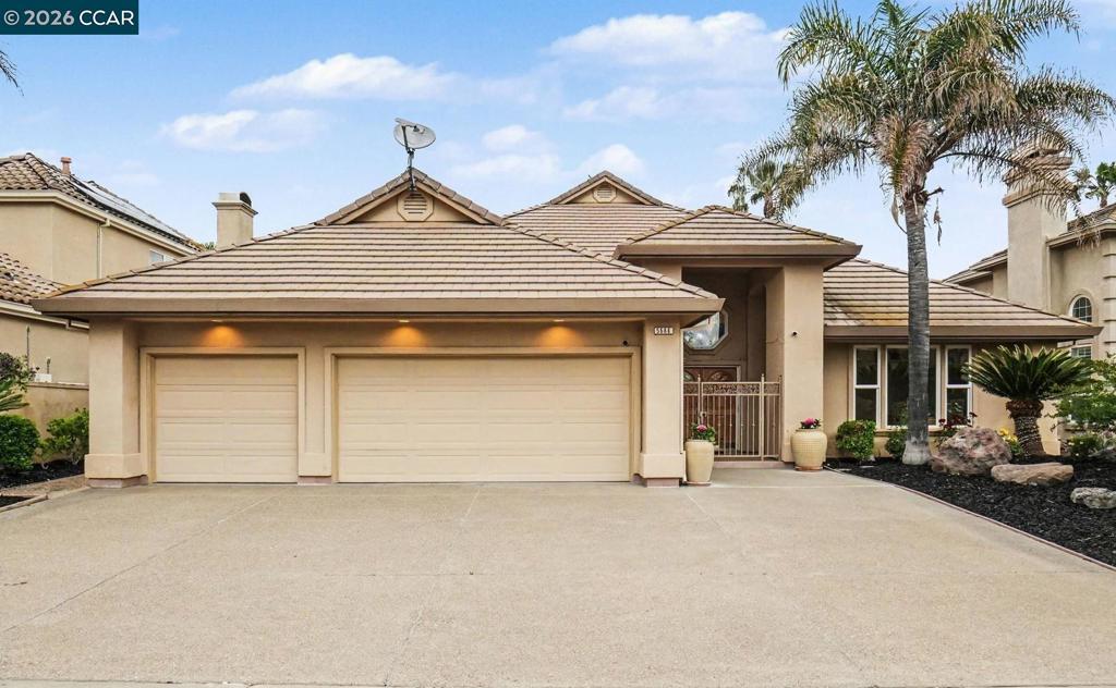5666 Oakmont Ct Property Photo 1