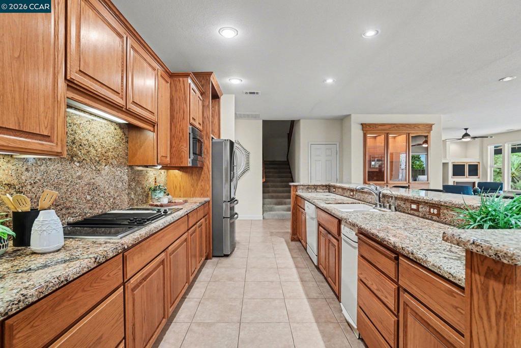 5666 Oakmont Ct Property Photo 16