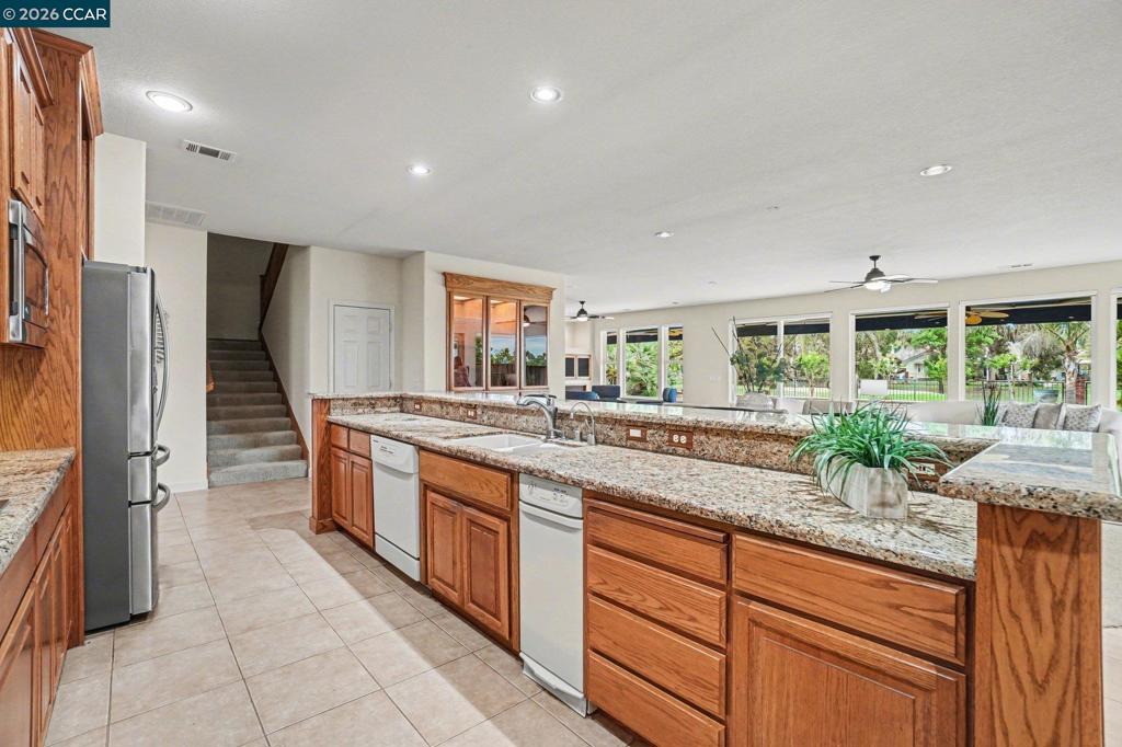 5666 Oakmont Ct Property Photo 18
