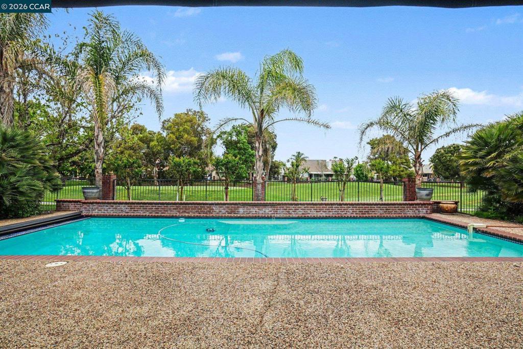 5666 Oakmont Ct Property Photo 40