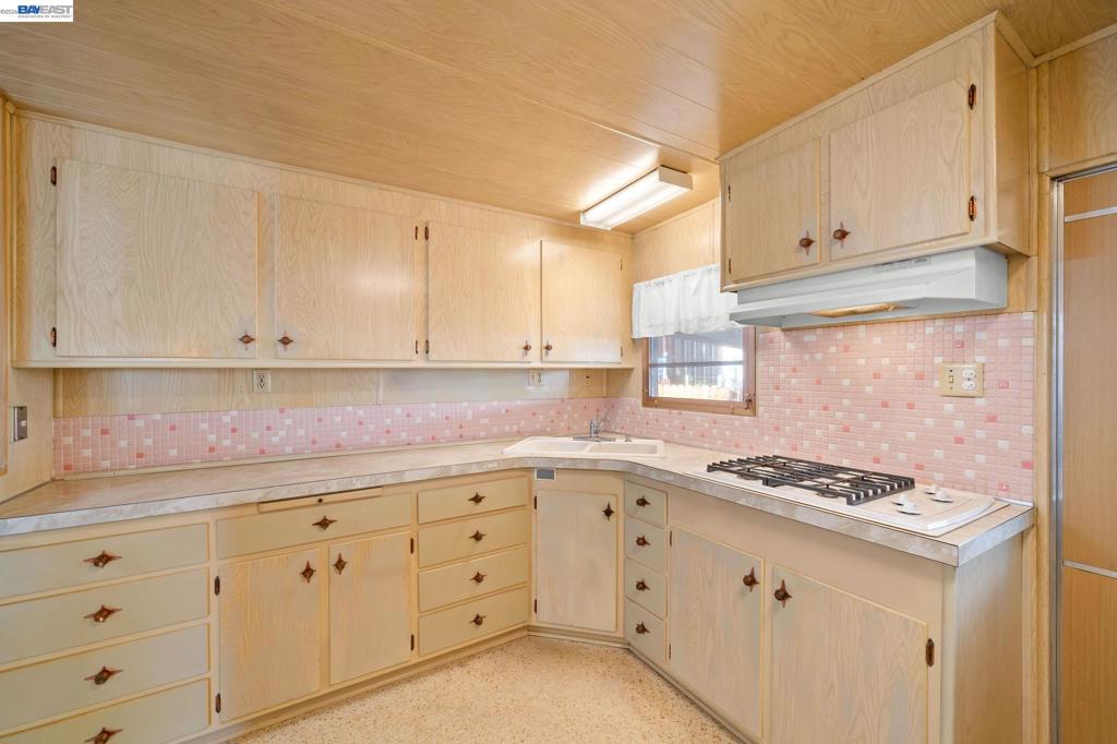 18 Galloway Dr Property Photo 11