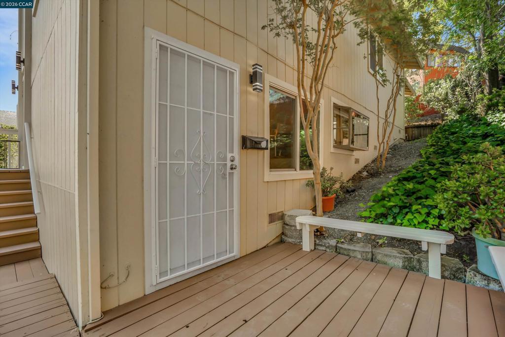 2271 Yale St Property Photo 24