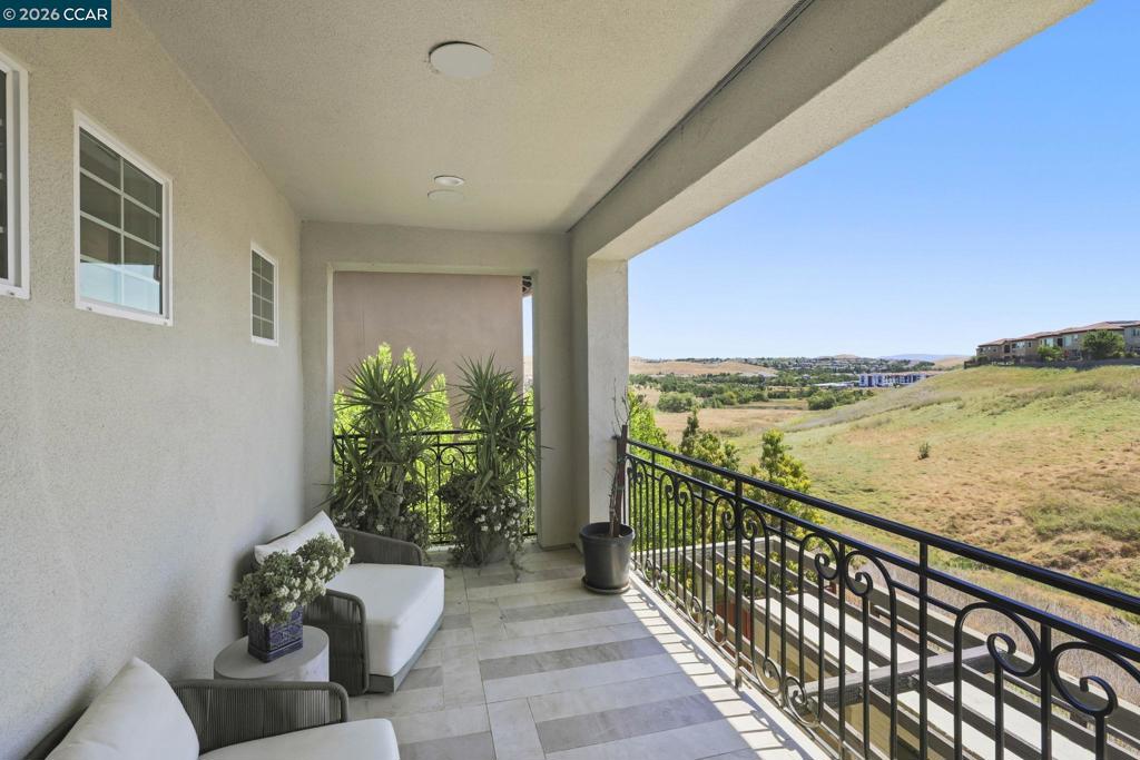 600 Thyme Way Property Photo 2