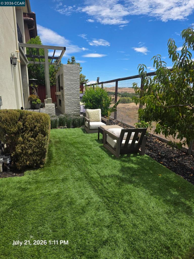 600 Thyme Way Property Photo 3