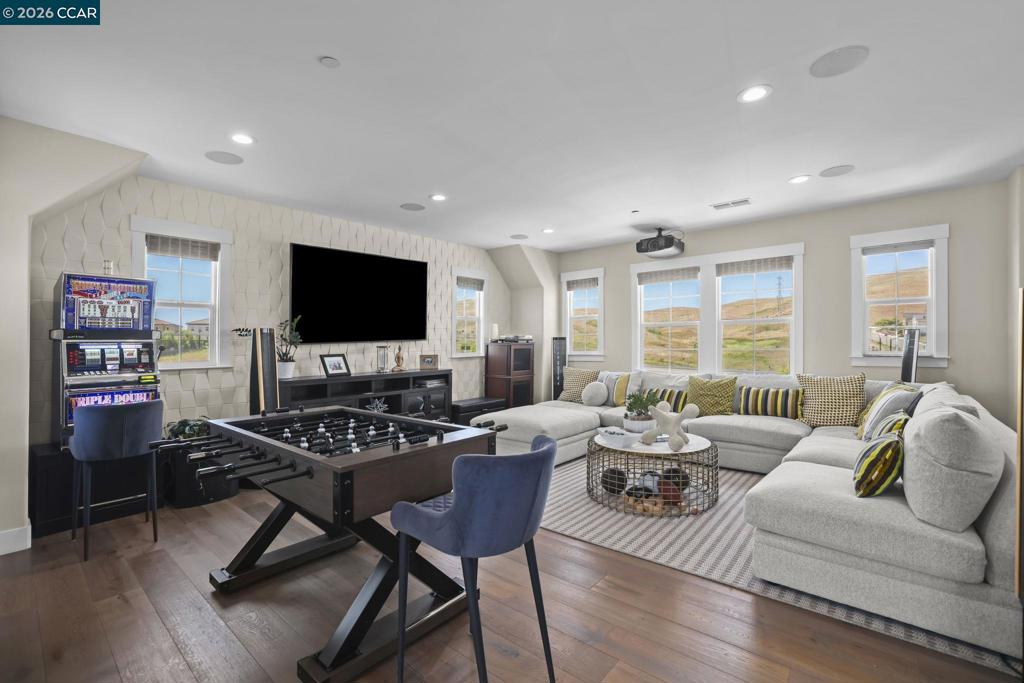 600 Thyme Way Property Photo 12