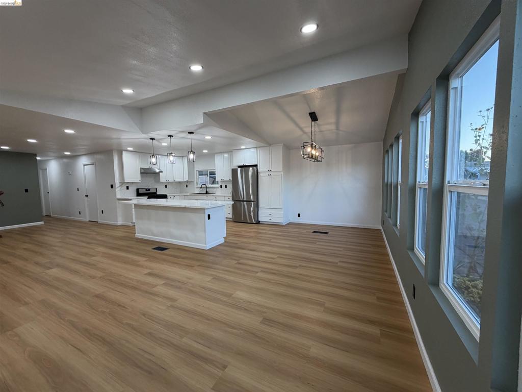 3702 Hawthorne Property Photo 6
