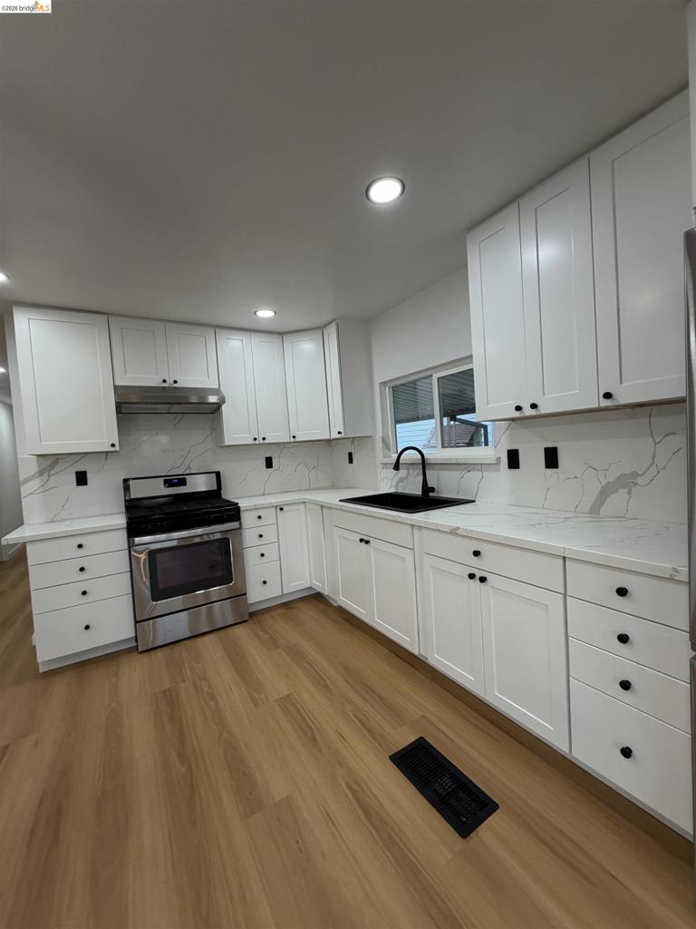 3702 Hawthorne Property Photo 9
