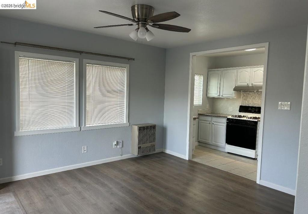 3743 Suter St Property Photo 7