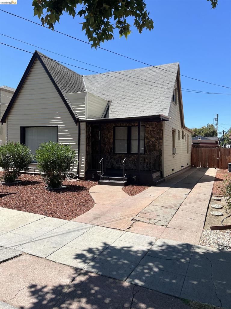 1376 Elm Street Property Photo 2
