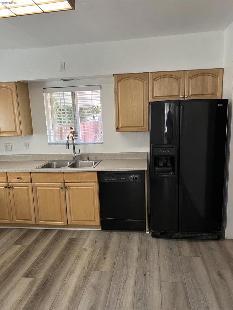 1376 Elm Street Property Photo 4