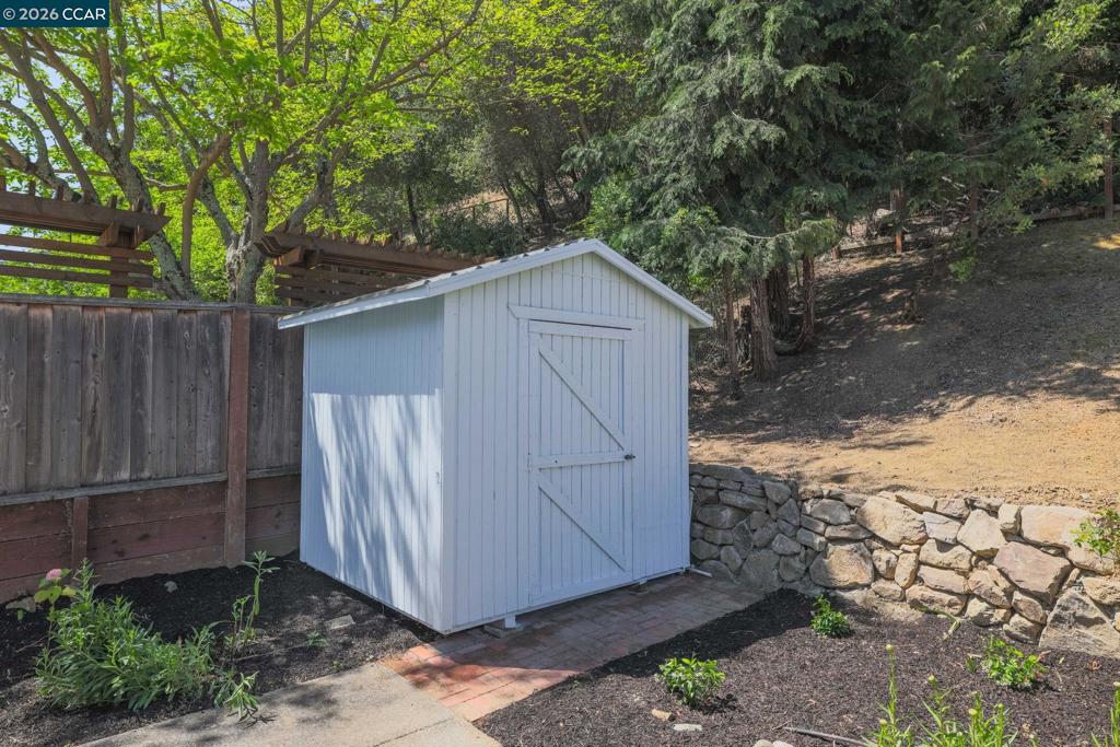 5412 Degnan Dr Property Photo 28