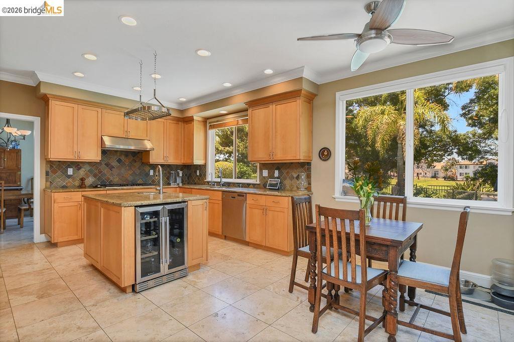 2442 Pinehurst Ct Property Photo 6