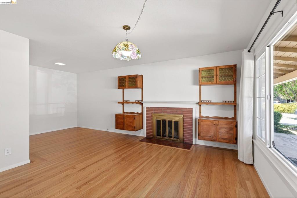2148 Frederick St Property Photo 7