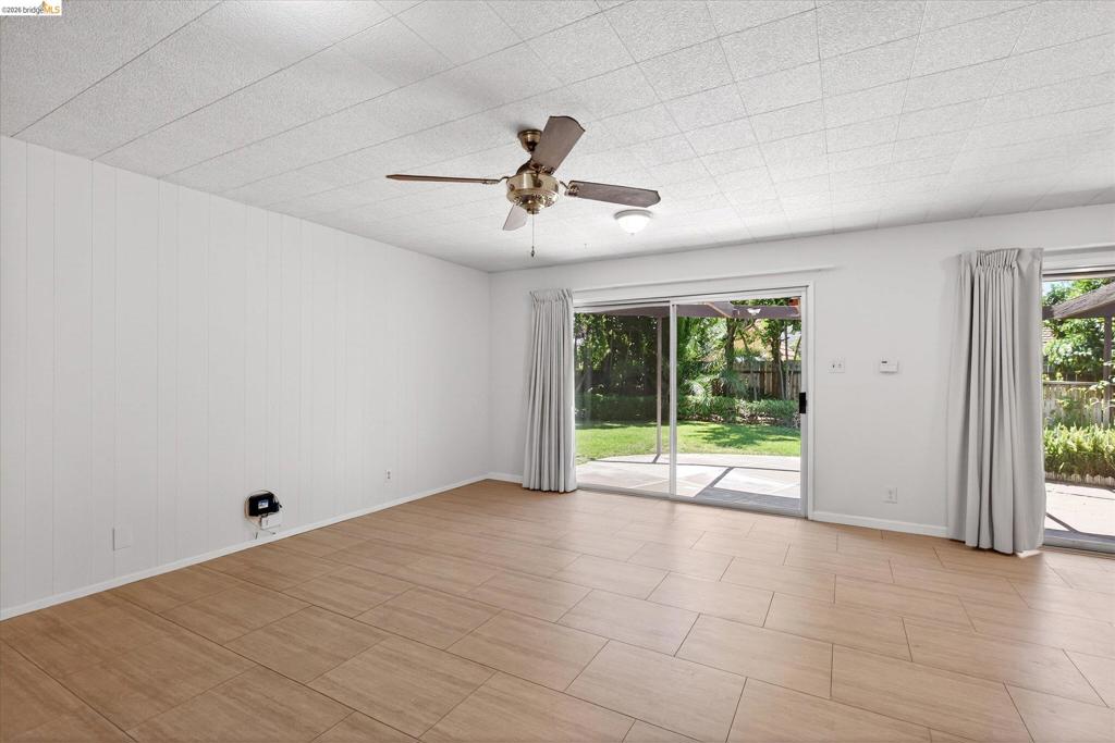 2148 Frederick St Property Photo 17