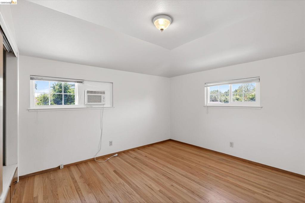 2148 Frederick St Property Photo 26