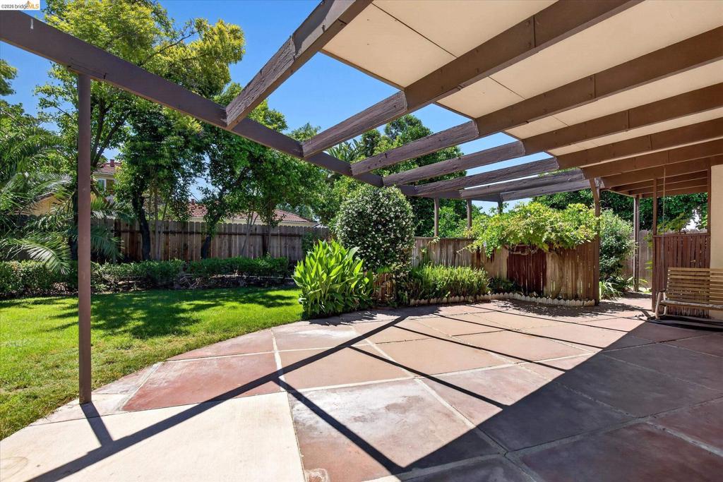 2148 Frederick St Property Photo 30