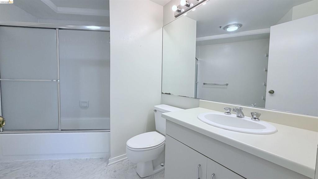 6363 Christie Ave 1501 Property Photo 20