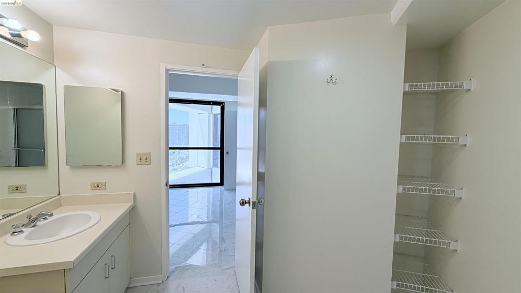 6363 Christie Ave 1501 Property Photo 22