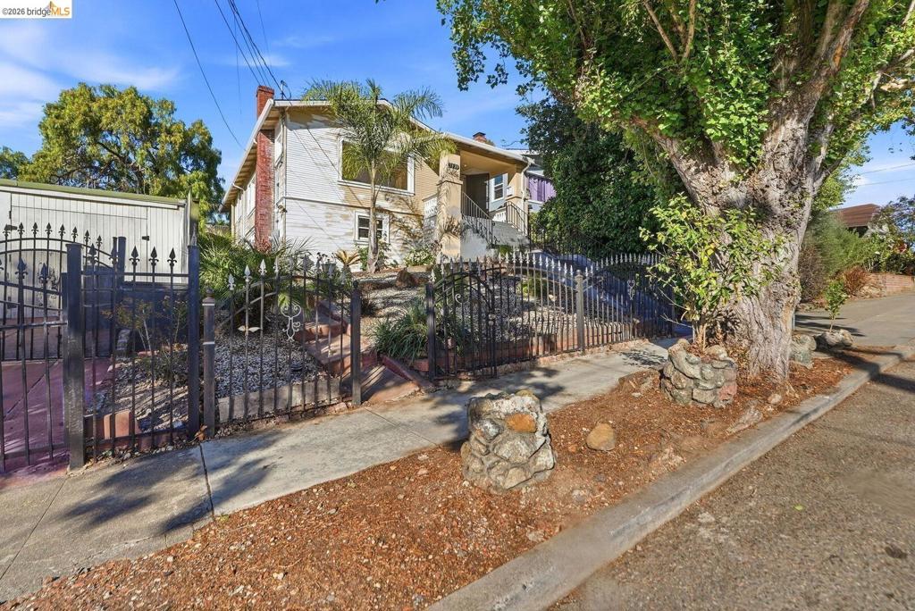5320 El Camile Ave Property Photo 1