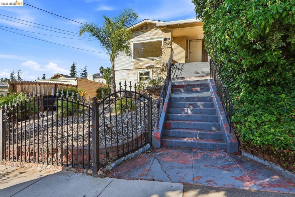 5320 El Camile Ave Property Photo 3