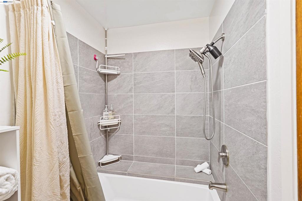 3501 35th Ave 7 Property Photo 14