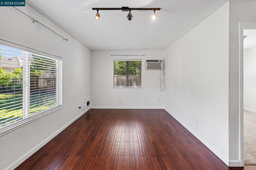 1360 Grove Way Property Photo 26
