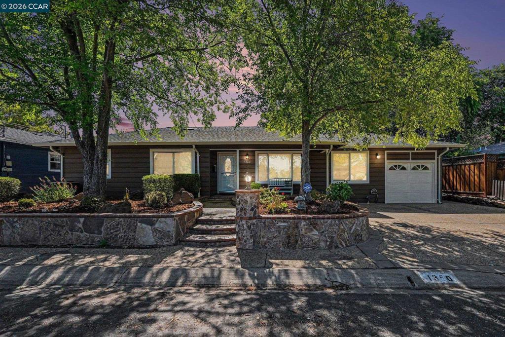 1360 Grove Way Property Photo 37