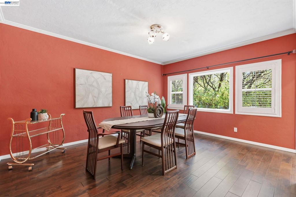 200 Greenwich Ln Property Photo 17