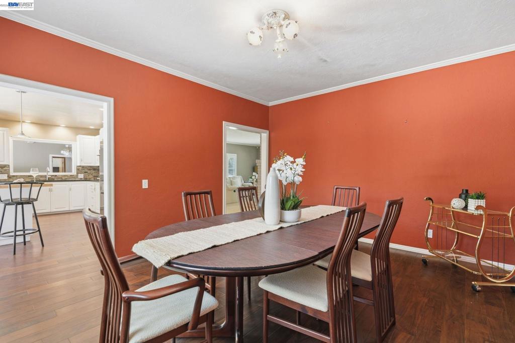 200 Greenwich Ln Property Photo 18