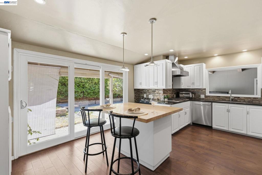 200 Greenwich Ln Property Photo 19