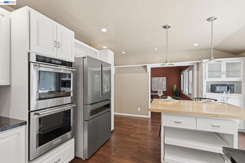 200 Greenwich Ln Property Photo 20