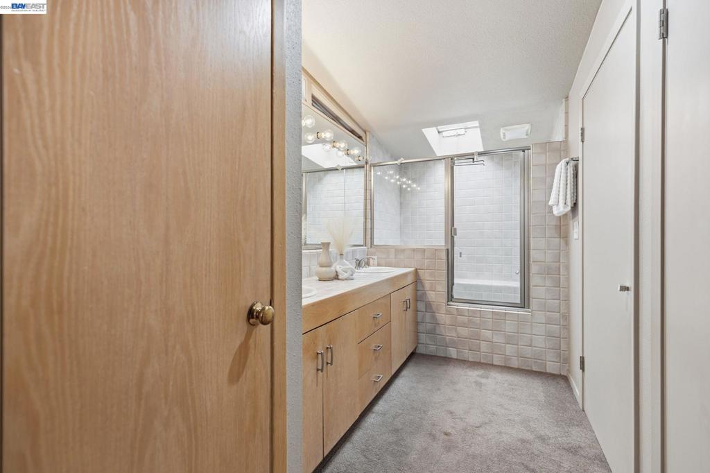 200 Greenwich Ln Property Photo 30