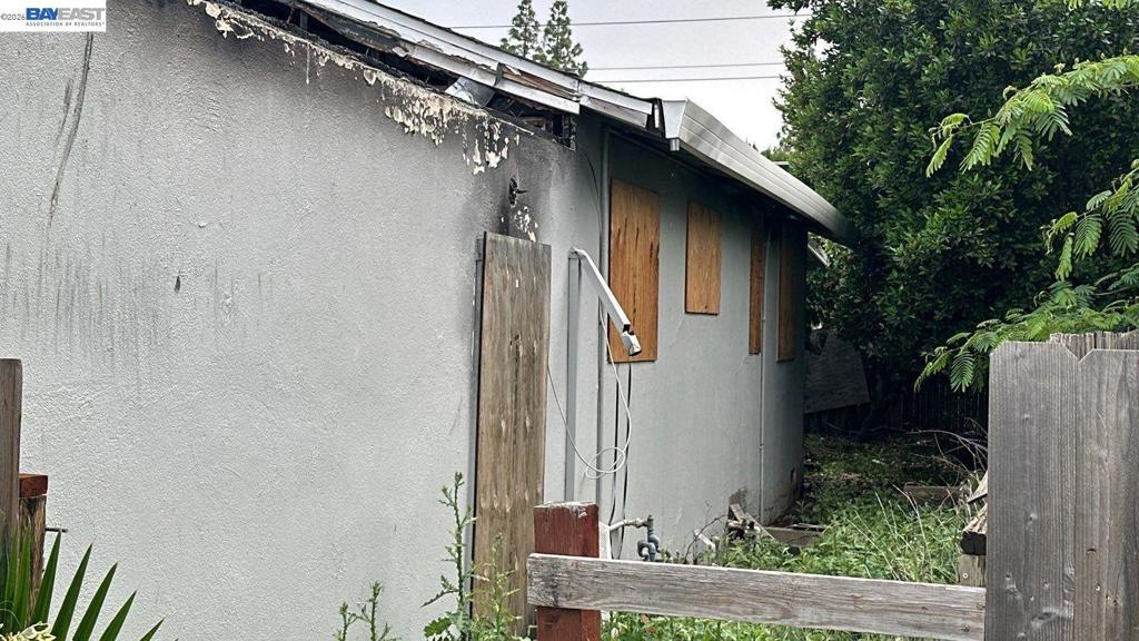 3032 Ramsgate Way Property Photo 5