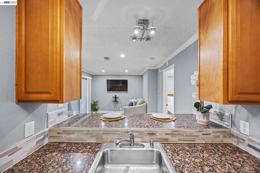 29627 Desert Oak Ct 26 Property Photo 6