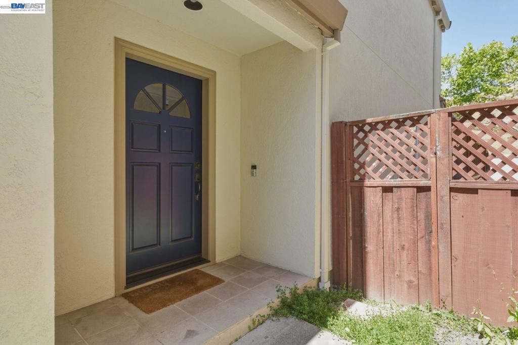 1130 Vista Pointe Cir Property Photo 3