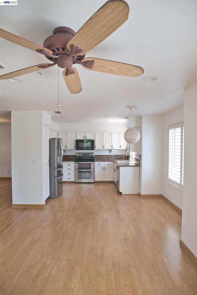2009 Swan St Property Photo 7