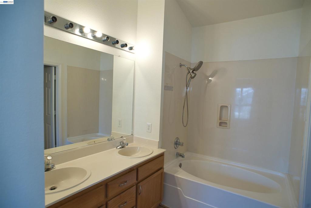 2009 Swan St Property Photo 10