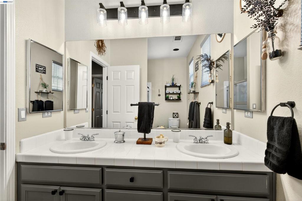 5762 Woodrose Way Property Photo 15