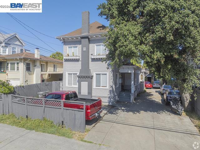 1832 Fruitvale Ave Property Photo 1