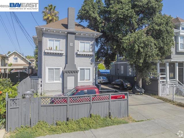 1832 Fruitvale Ave Property Photo 2