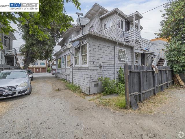 1832 Fruitvale Ave Property Photo 3