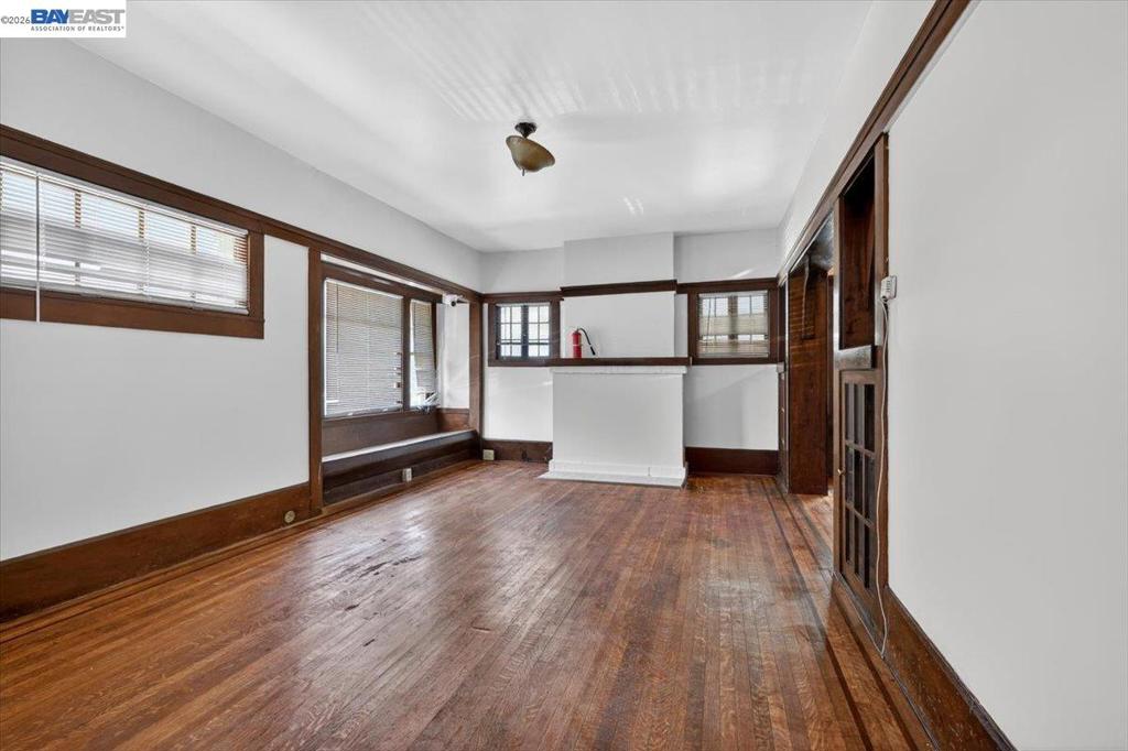 950 Loomis Ct Property Photo 11