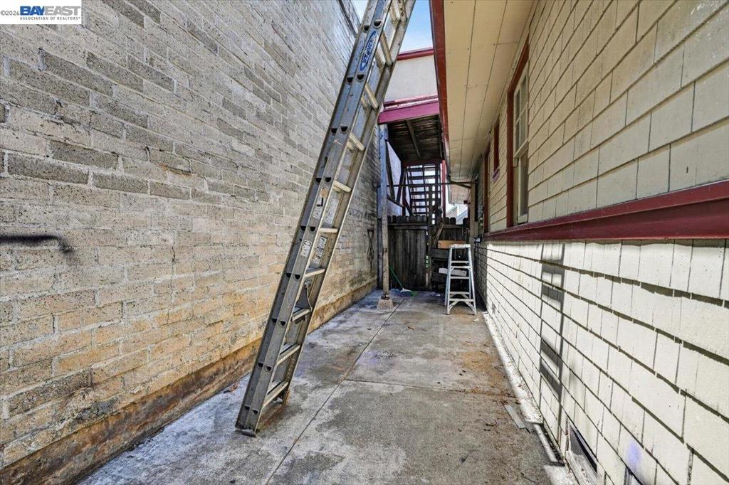 950 Loomis Ct Property Photo 24
